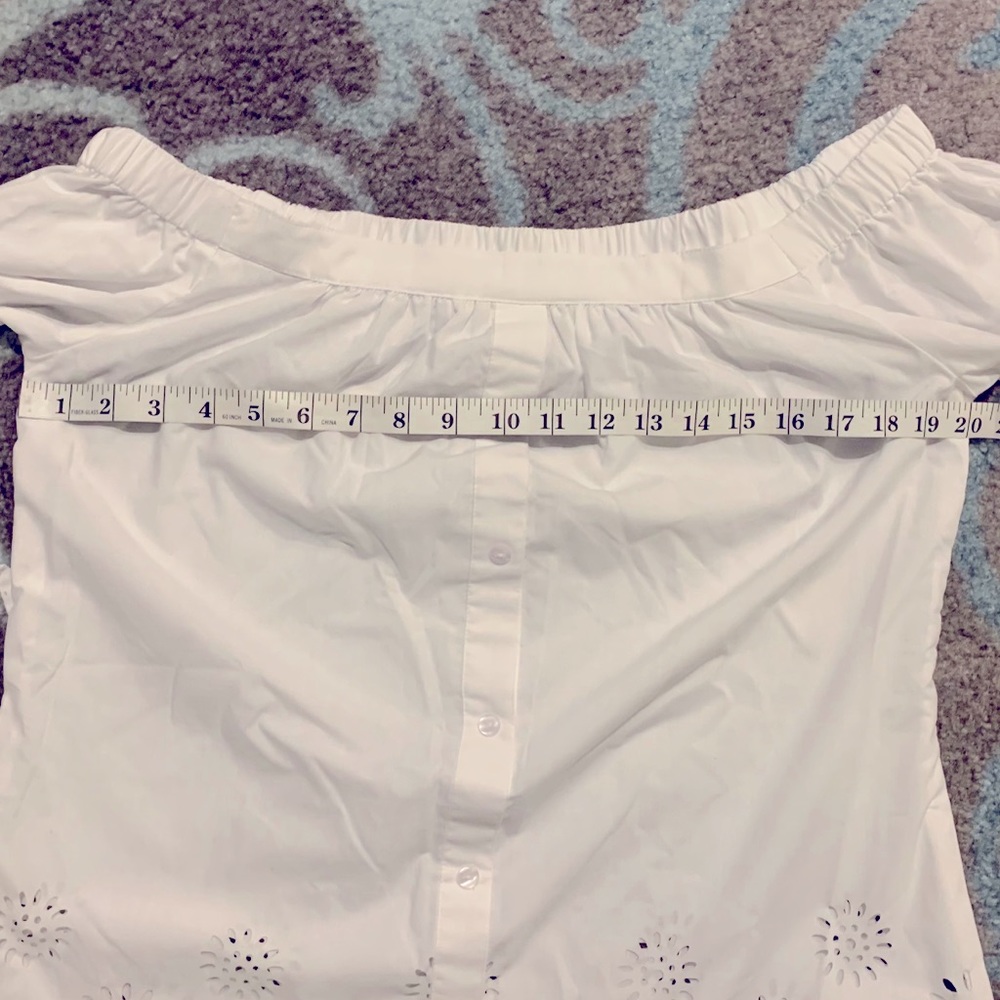 NWOT White Off-Shoulder Bell Sleeve Shirt Size 8 - Picture 7 of 7